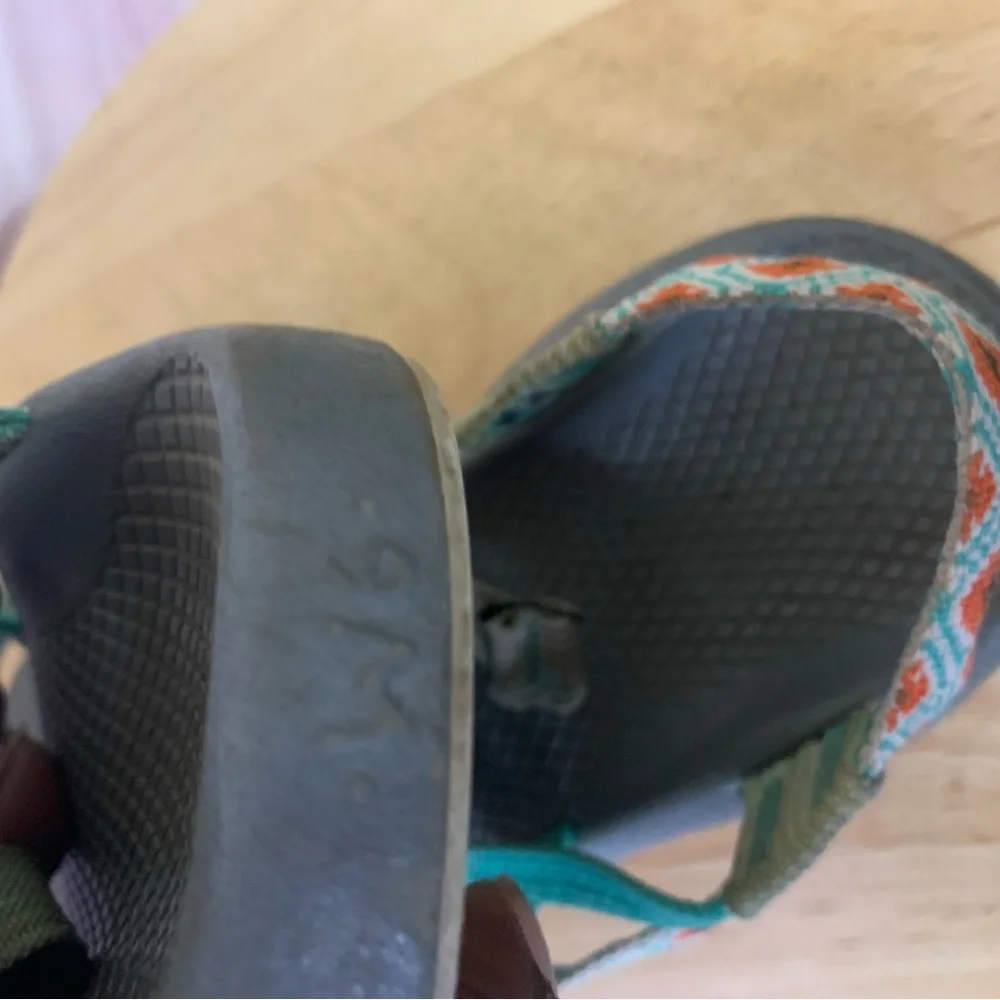 Chaco Strappy Sandals‎ Size 6